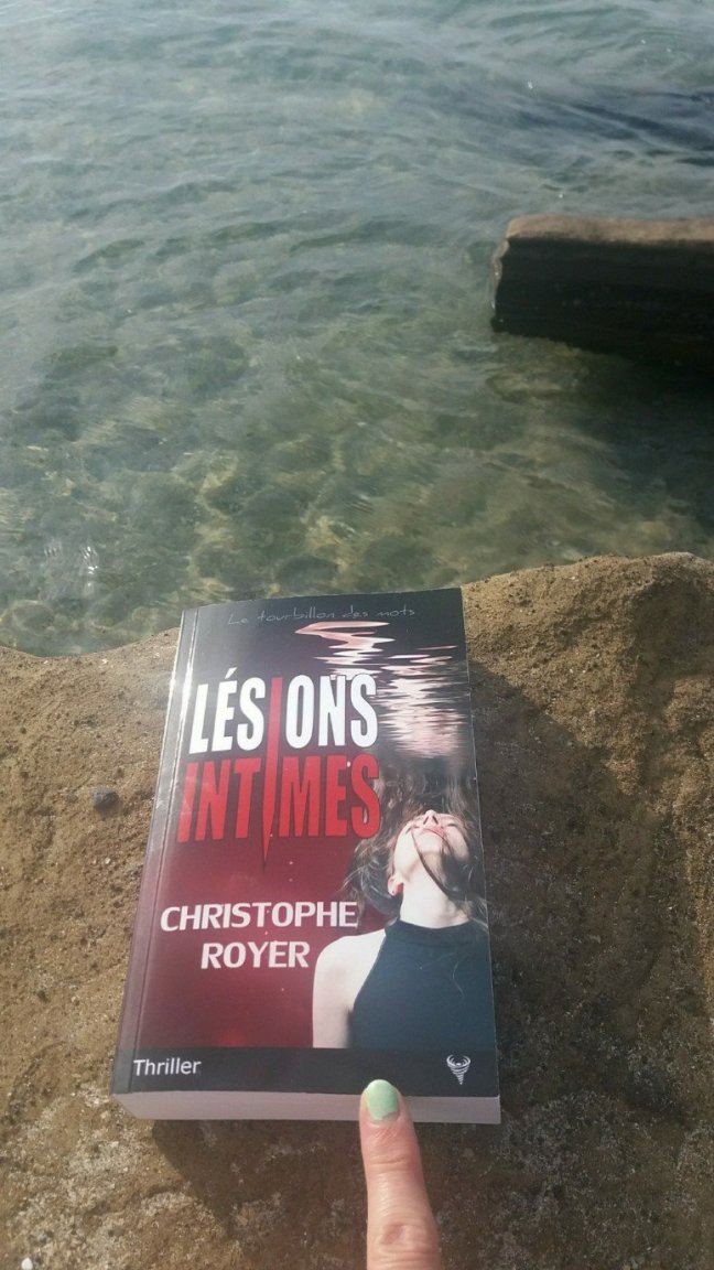 lesions intimes 1-1032x1835-774x13761008616844..jpg